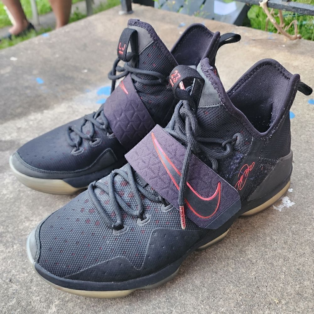 NIKE LEBRON XIV - Mens Shoes - SIZE 11